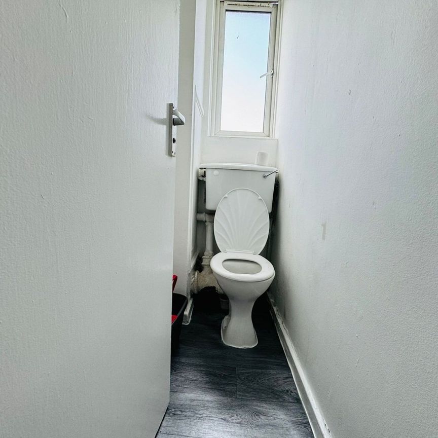 Room in a Shared Flat, Devons Road, E3 - Photo 1