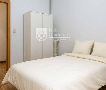 Exclusive Opportunity in Chamberí – Bright Ground Floor Apartment, ... - Photo 6