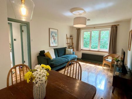 2 bedroom flat to rent - Photo 2