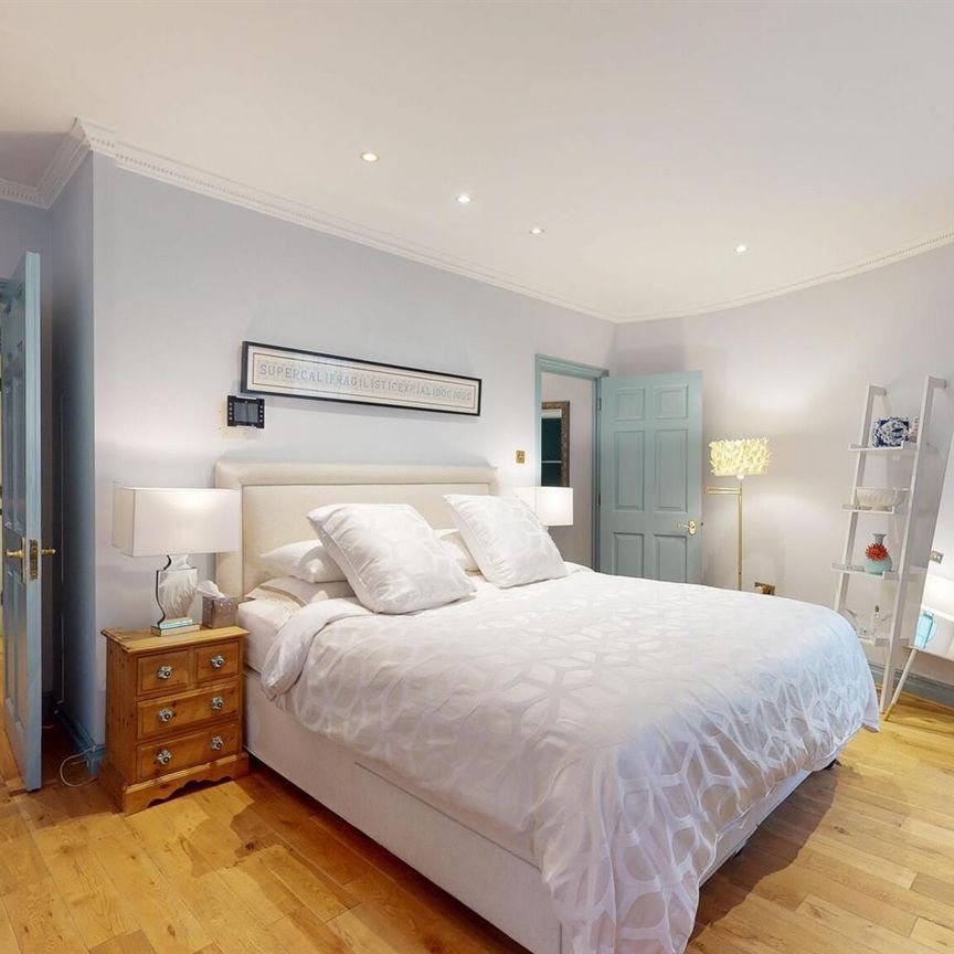 studio property to let - Photo 1