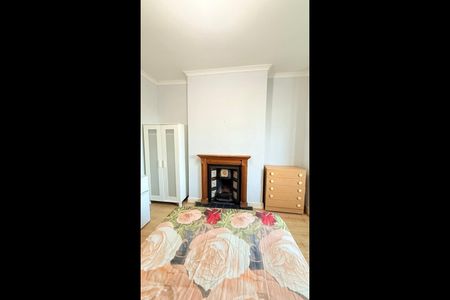 Room in a Shared House, Woodlands Park Road, N15 - Photo 4