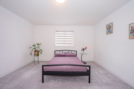 For Lease - 42 Alaskan Heights, Barrie, Ontario - Photo 5