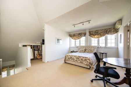 For Lease - 131 Highbourne Road Unit# Upper, Toronto, Ontario - Photo 2