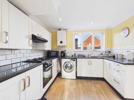 Convent Road, Ashford, Surrey,TW15 - Photo 5