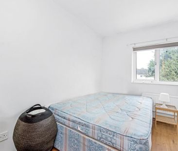 2 bedroom end of terrace house to rent - Photo 4