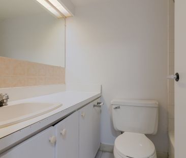 1975 Maisonneuve Blvd West - Photo 3