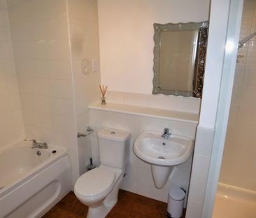 2 bedroom flat to rent - Photo 5