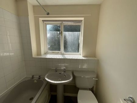 2 Bedroom House To Rent in Lenton - Photo 5