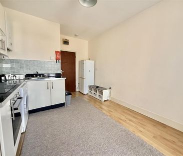 Property to rent - Photo 3