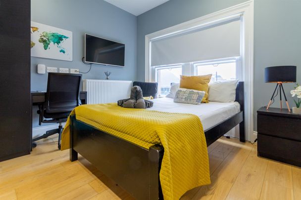 The Bruce Building, Newcastle Upon Tyne - Photo 1