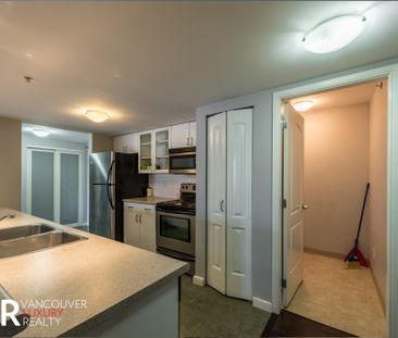 Condo in Vancouver West Side, BC - Photo 3