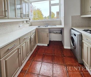 2 bedroom Flat To Let - Photo 4