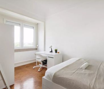 Room for rent in shared 7-bedroom apartment in Lisbon - Photo 5