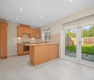 3 bedroom terraced house to rent - Photo 5