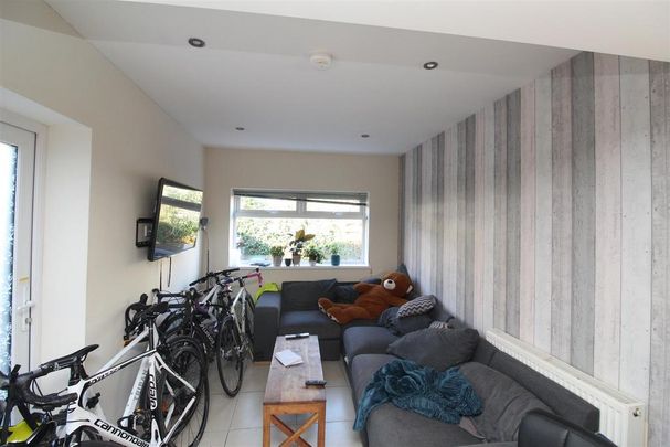 6 bedroom house to rent - Photo 1