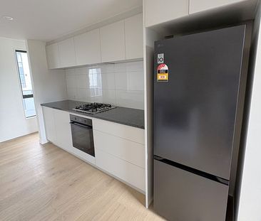 GORGEOUS NEW TOWNHOUSE IN FABULOUS LOCATION - Photo 3
