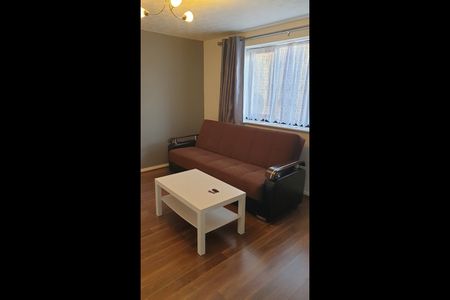 1 Bed Flat, Viking Place, E10 - Photo 3