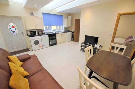 Albert College Park, Glasnevin, Dublin 11 - Photo 2