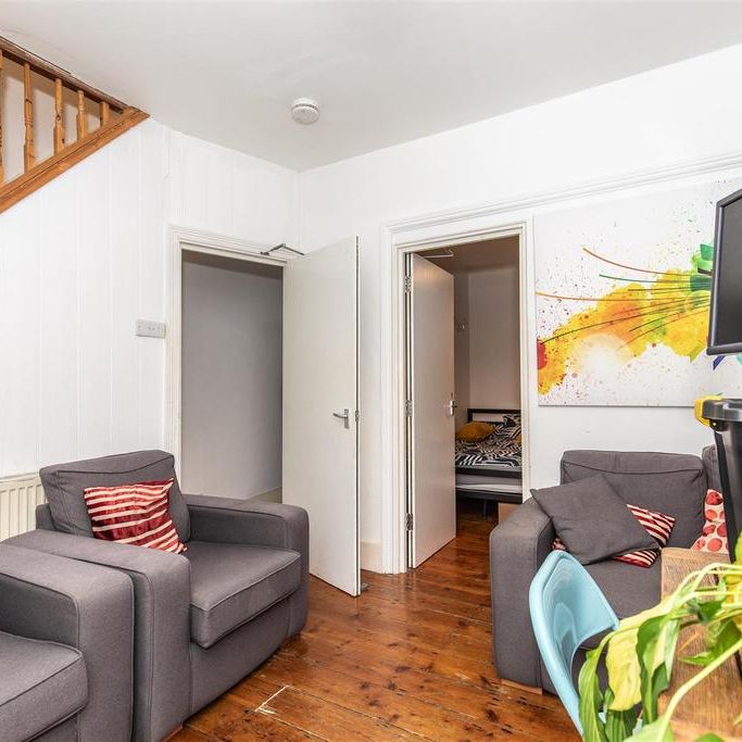 3 bedroom terraced house to rent - Photo 1