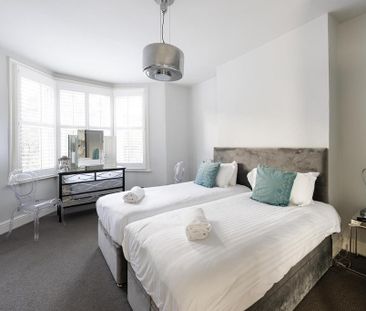 2 bedroom flat to rent - Photo 4