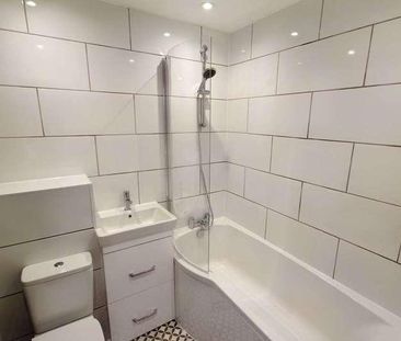 Far Furlong Close, Hawkslade, HP21 - Photo 6