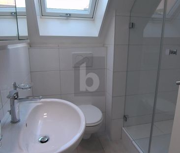 CHARMING IN A CENTRAL LOCATION - Photo 2