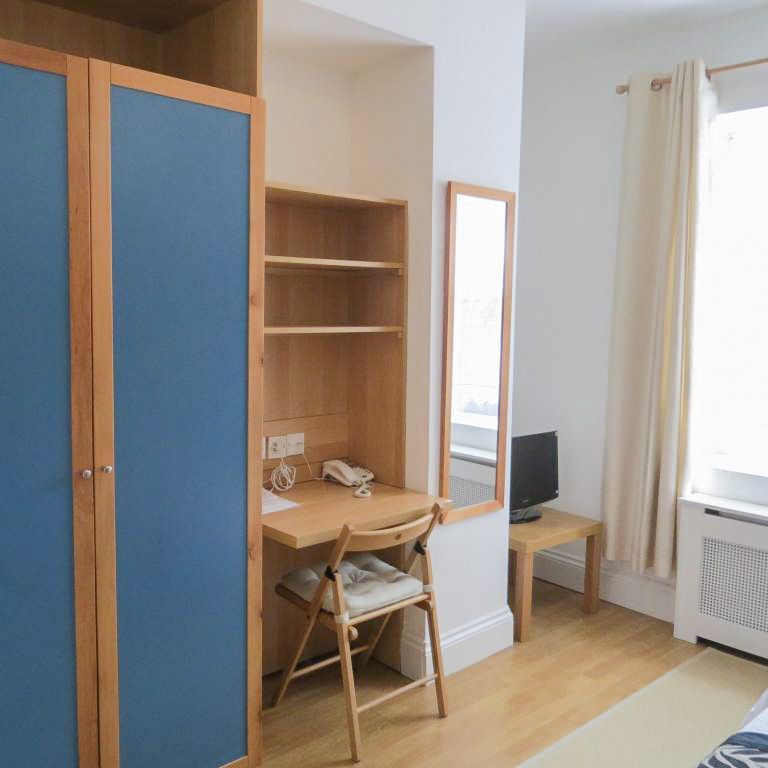 BILLS INCLUDED - Self-Contained Studio in Hammersmith, London W6 - Photo 1