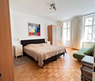 Große 3-Zimmer-Wohnung im Simon-Dach-Kiez, möbliert, Berlin - Photo 1