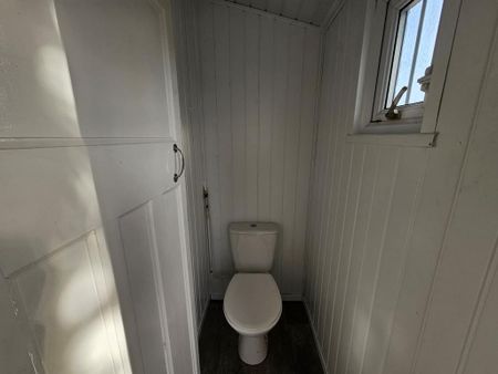 3 bedroom semi-detached house to rent - Photo 4