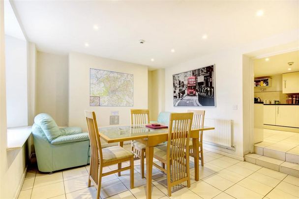 6 bedroom terraced house to rent - Photo 1