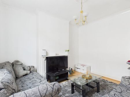 4 Bedroom - Photo 2