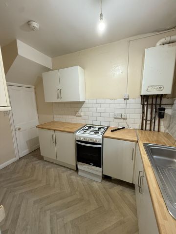 2 Bed Terraced House, Cowper Terrace, LS9 - Photo 2