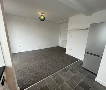 1 Bed Flat, Shooters Hill Road, SE3 - Photo 3
