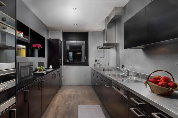 Trendy loft apartment: Live and work at the pulse of life - Photo 1