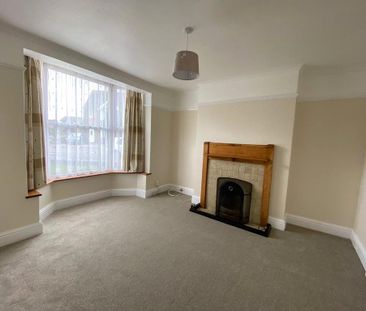 4 bedroom semi-detached house to rent - Photo 2