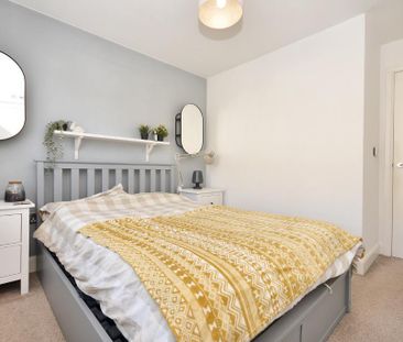 3 bedroom semi-detached house to rent - Photo 6