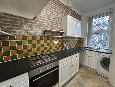 St. Hildas Place, Cross Green, LS9 - Leeds - Photo 2