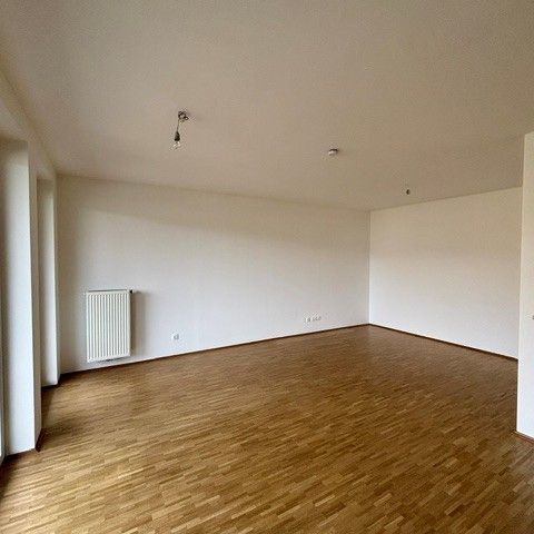 Sehr schöne 2-Zimmer-Wohnung mit Küche, großem Balkon & Carportparkplatz - Photo 1