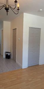 Beau 2 1/ 2 semi meublé - Photo 3