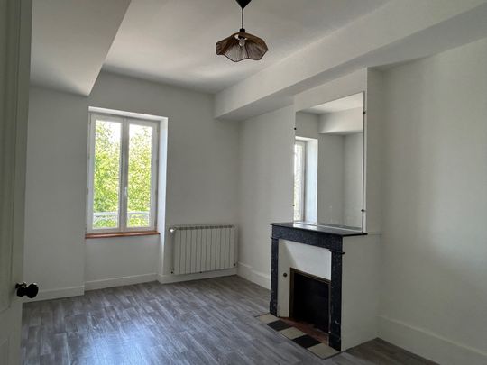 Location Appartement 4 pièces 83m² LAVARDAC 47230 - Photo 1