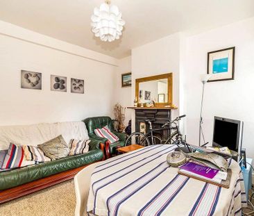 4 bedroom terraced house to rent - Photo 2