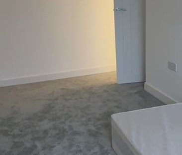 Room in a Shared House, Mortlake Road, IG1 - Photo 2