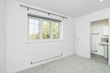 3 bedroom end of terrace house to rent - Photo 5