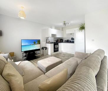 2 bedroom apartment to rent - Photo 5