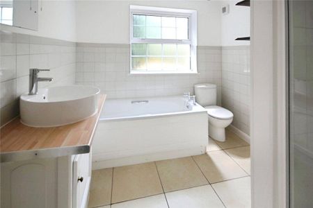 3 bedroom semi-detached house to rent - Photo 5