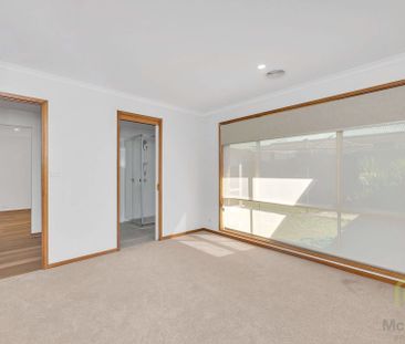 Fantastic family living in the heart of Monash! - Photo 5