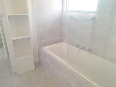 142 Osborne Street, Williamstown VIC 3016 - House For Rent | Domain - Photo 3