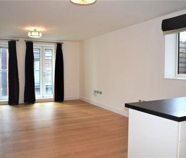 2 double bedroom executive apartment in the sought after Park Way d... - Photo 2