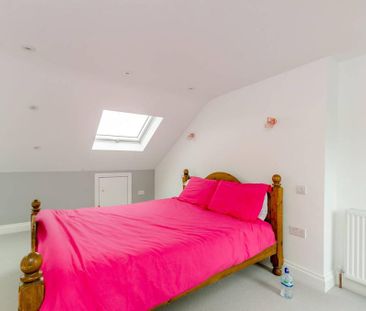 3 bedroom flat to rent - Photo 6