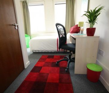 NEW STUDENT HALLS TO LET IN BRADFORD From £55PW all inclusive - Photo 3